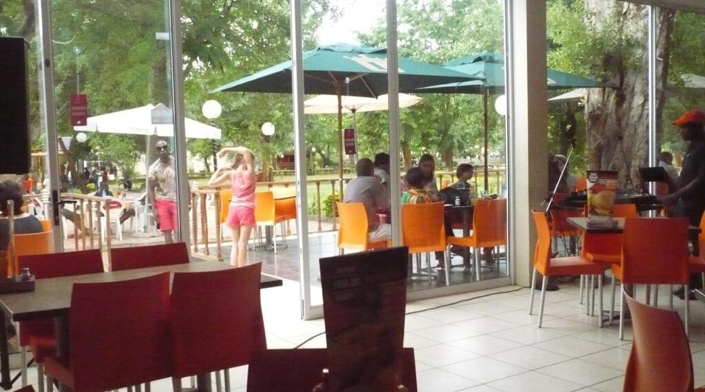 MAXI’S RESTAURANT